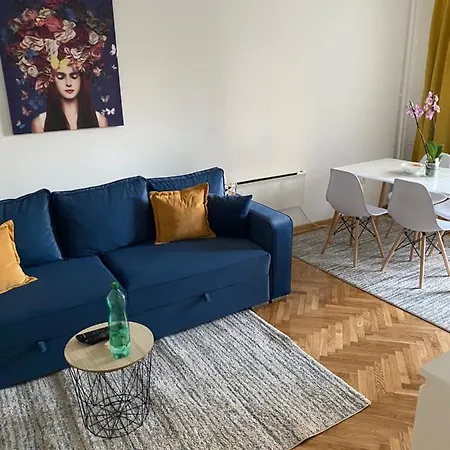 Frida Apartment *